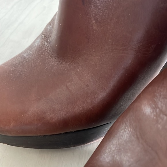 Michael Kors 5 inch heel boots mocha color with platform . - Picture 4 of 6